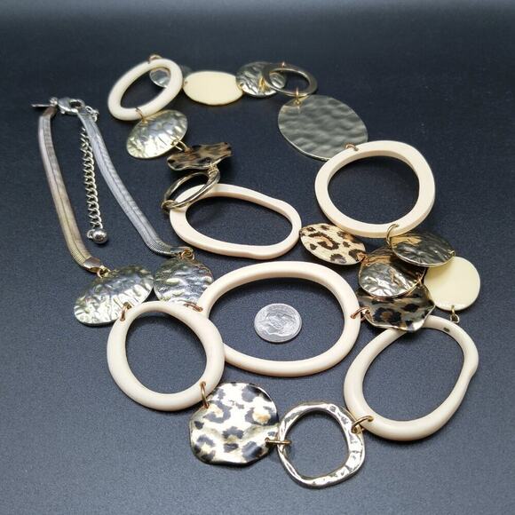 Chico's Loop Animal Print Belt, Hammered Lucite Cream Loops, Snake Chain, 46 In - Picture 8 of 8